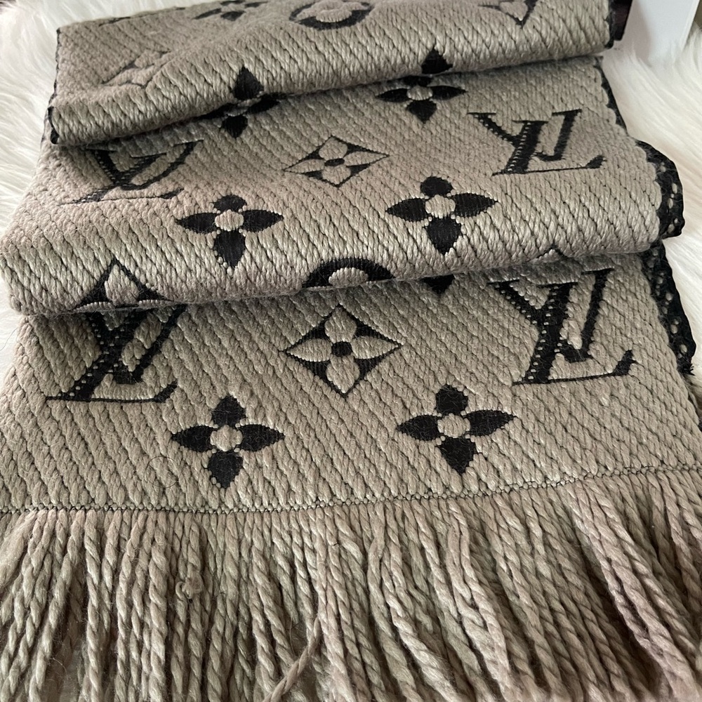 Louis Vuitton Logomania Monogram Pattern Muffler Scarf.